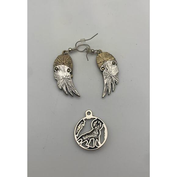 Southwestern Western Native American Feathers Earrings & Howling Coyote Pendant - Picture 3 of 4